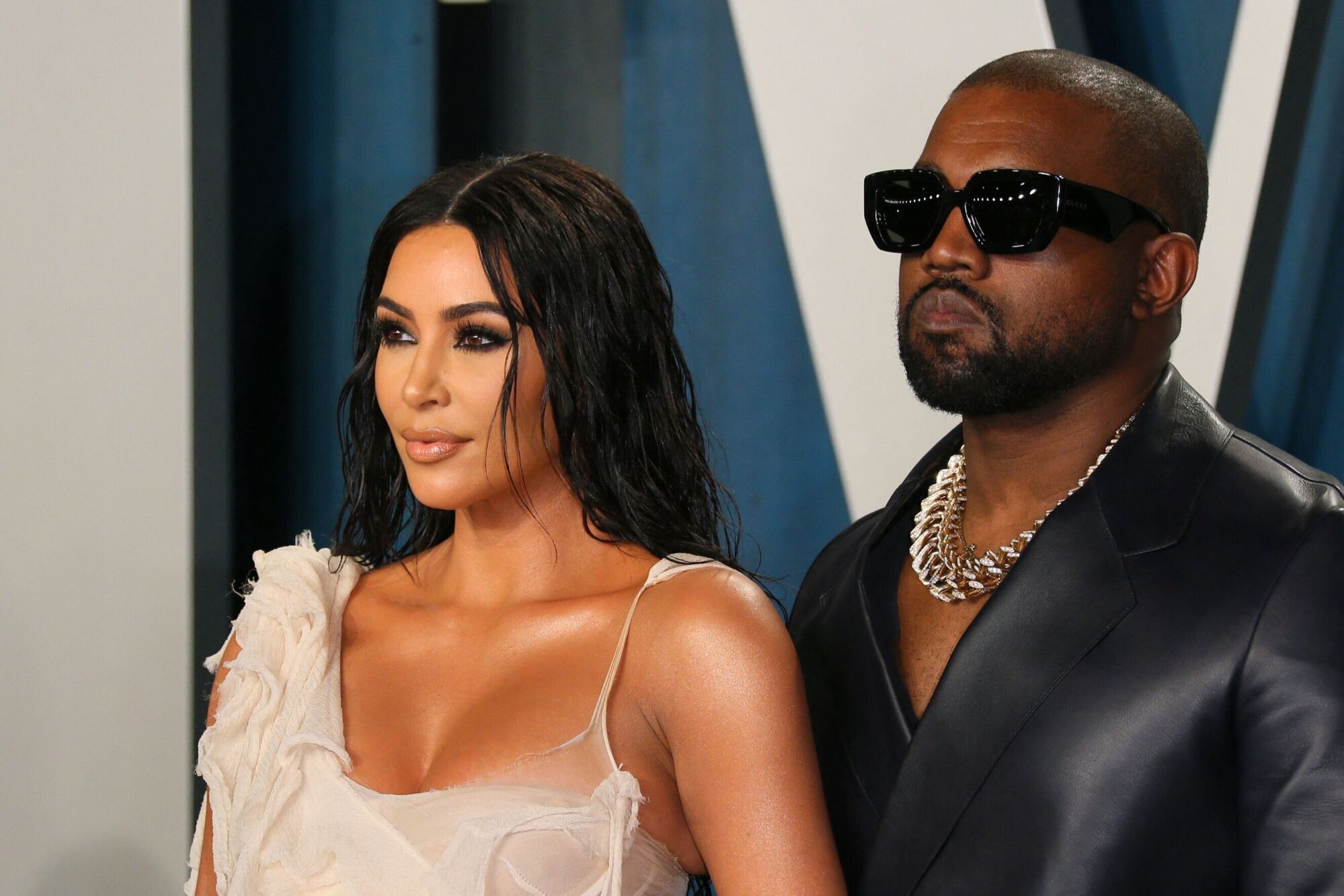 Ce acum?  Kanye West îi cere lui Kim Kardashian să-și scoată copiii de la școală – TV3