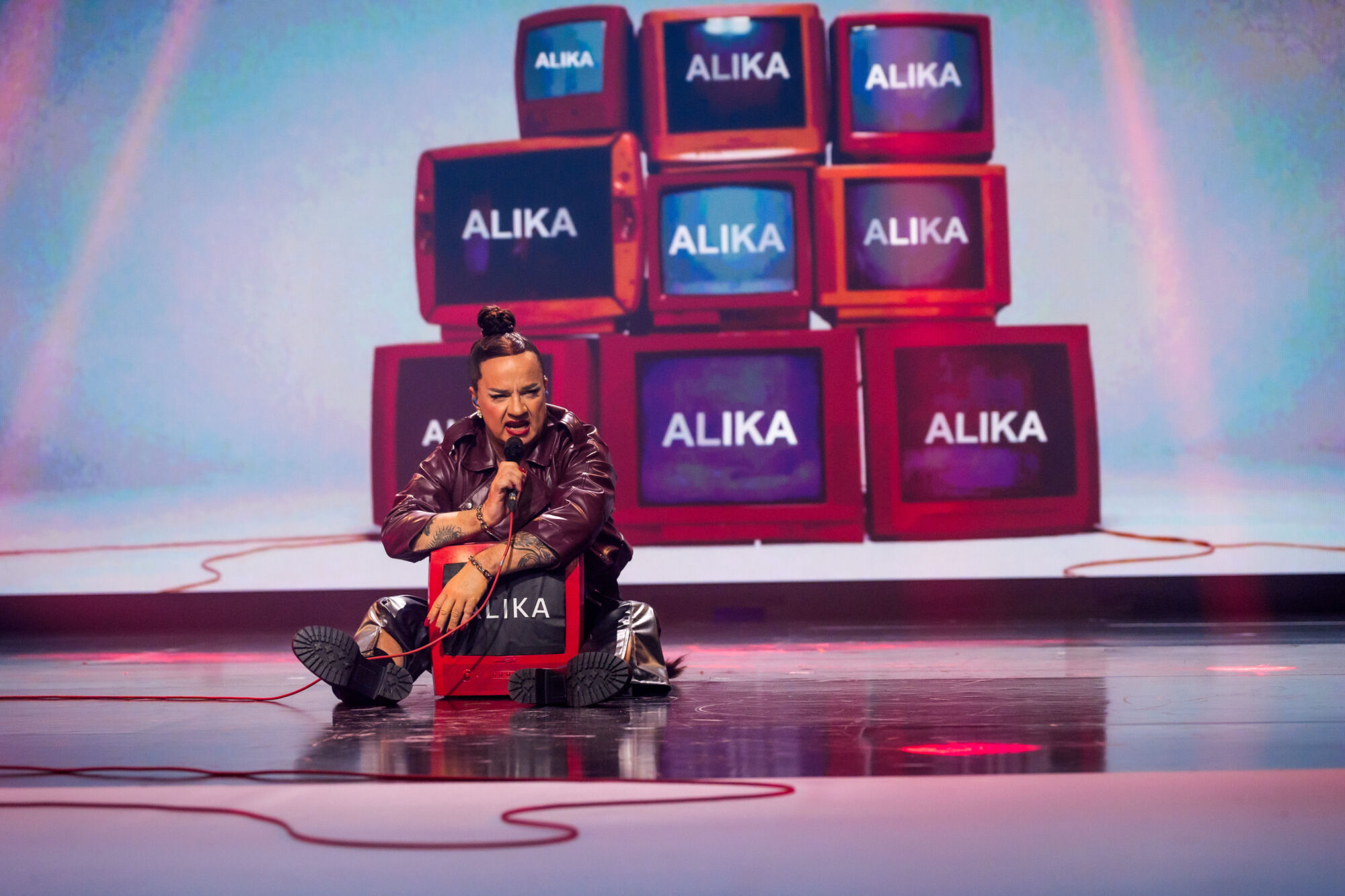 Mihkel Raud Alikana.