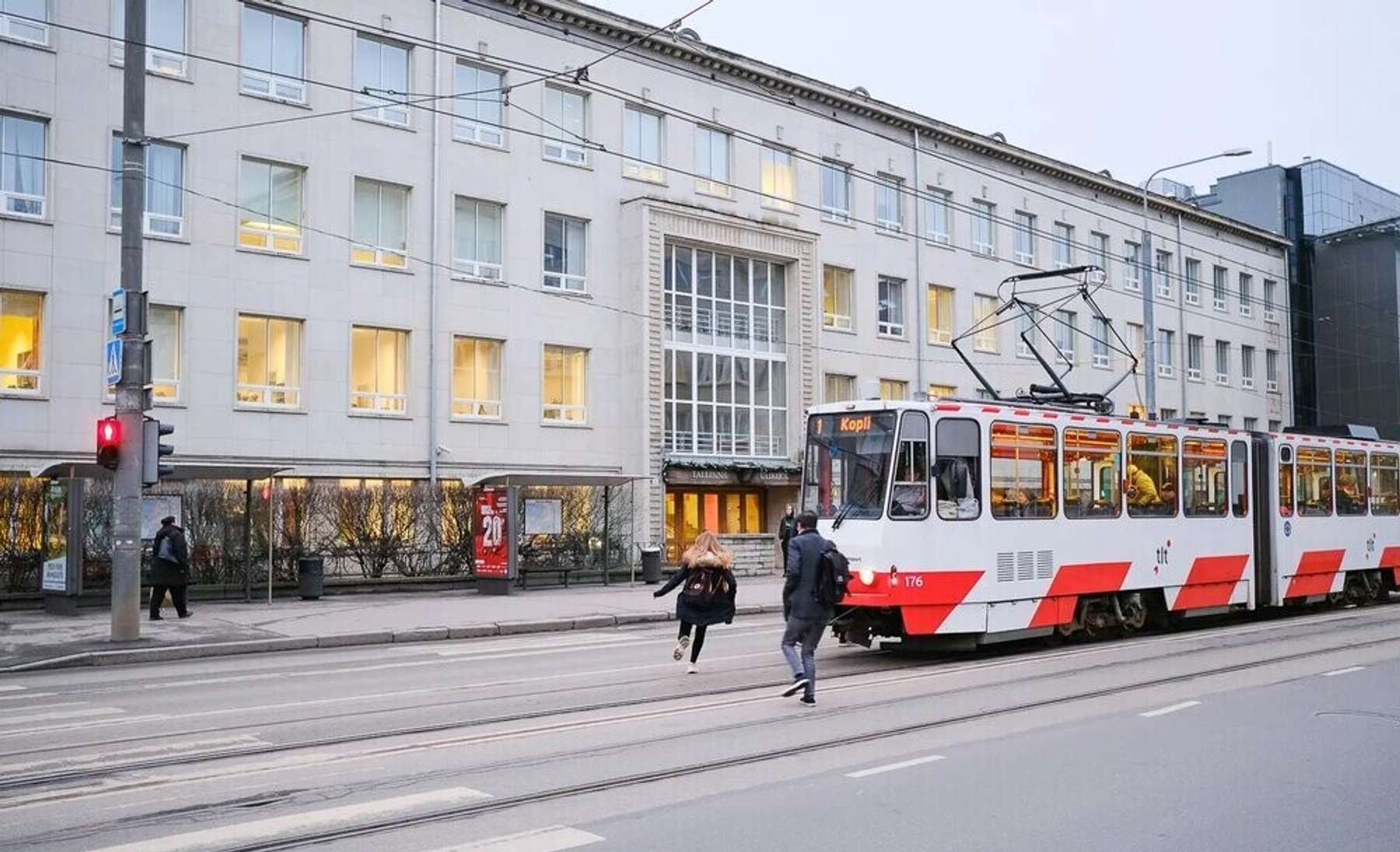 Tallinnas sõitsid kaks trammi üksteisele otsa