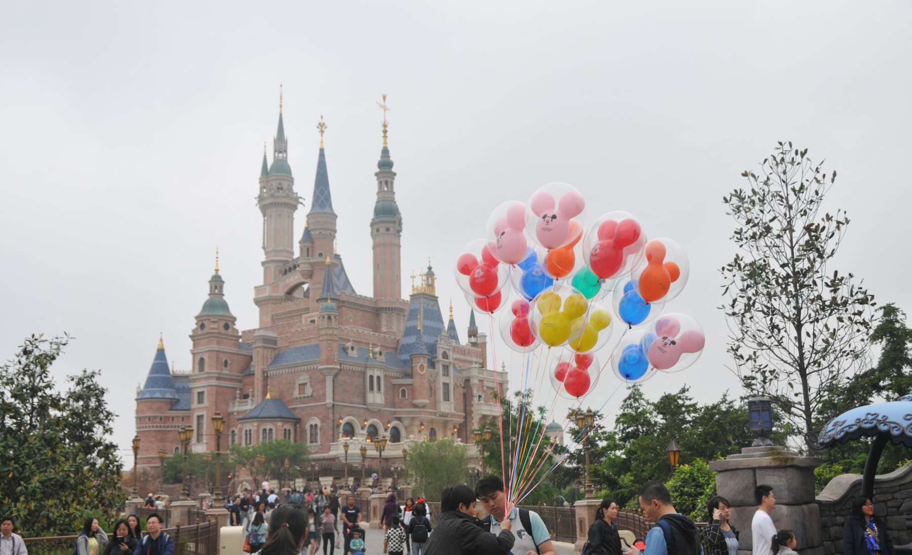 Juba kolmas inimene tappis end vähem kui aasta jooksul Disneylandis