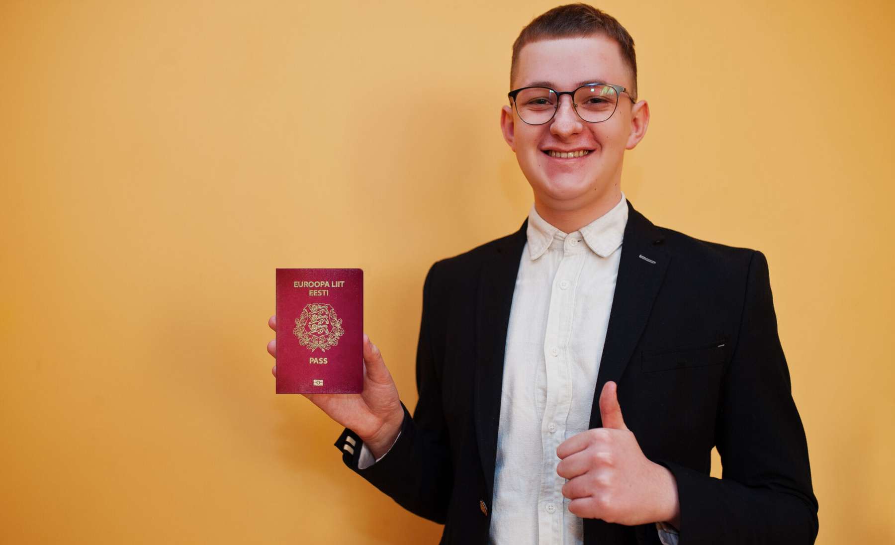 Noor mees Eesti passiga