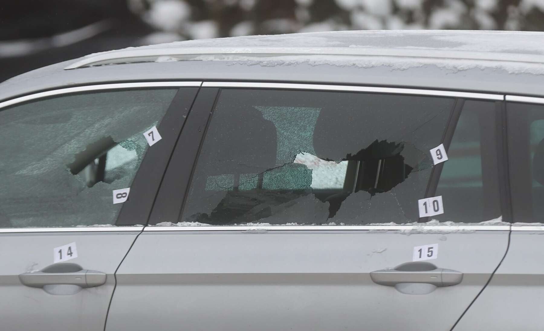 Siseminister Lauri Läänemetsa isikliku auto aknad löödi detsembris puruks.