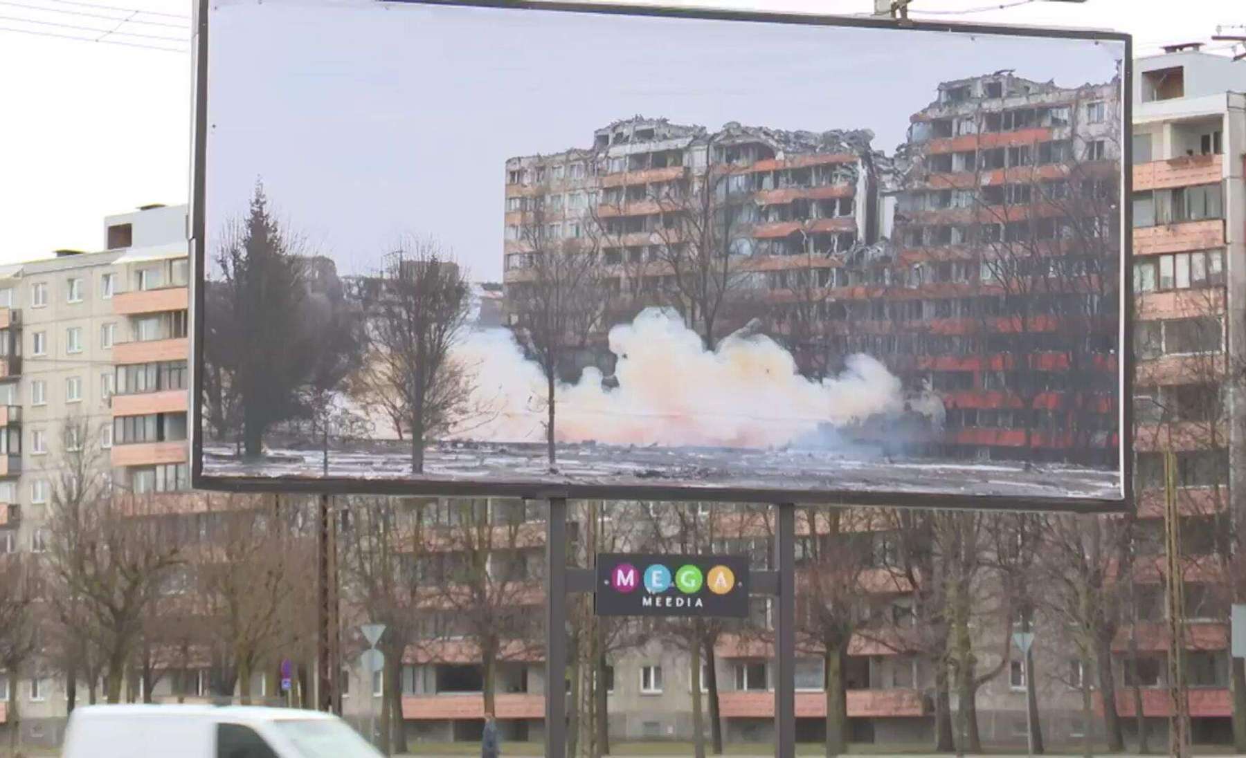 Sõjateemalised plakatid tekitavad palju pahameelt! Läänemets: lõppkokkuvõttes on tegu kunstiga