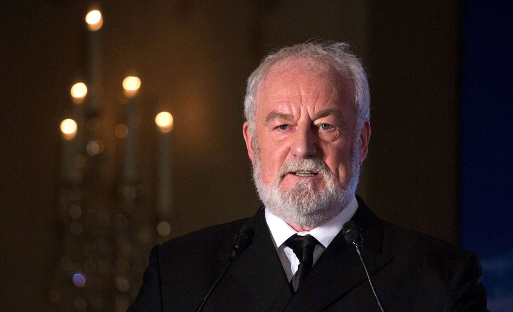 Suri Bernard Hill