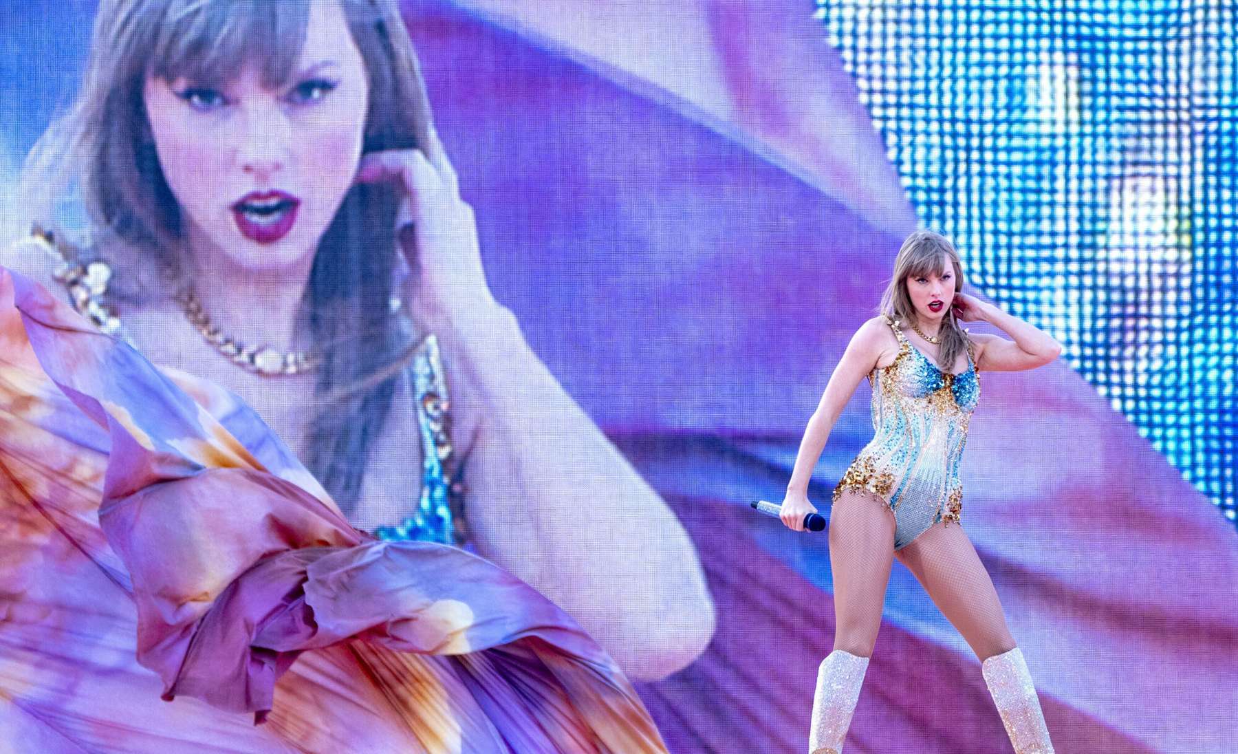 Laulja Taylor Swift esinemas „The Eras Tour” raames Edinburghis Murrayfieldi staadionil reedel, 7. juunil 2024.