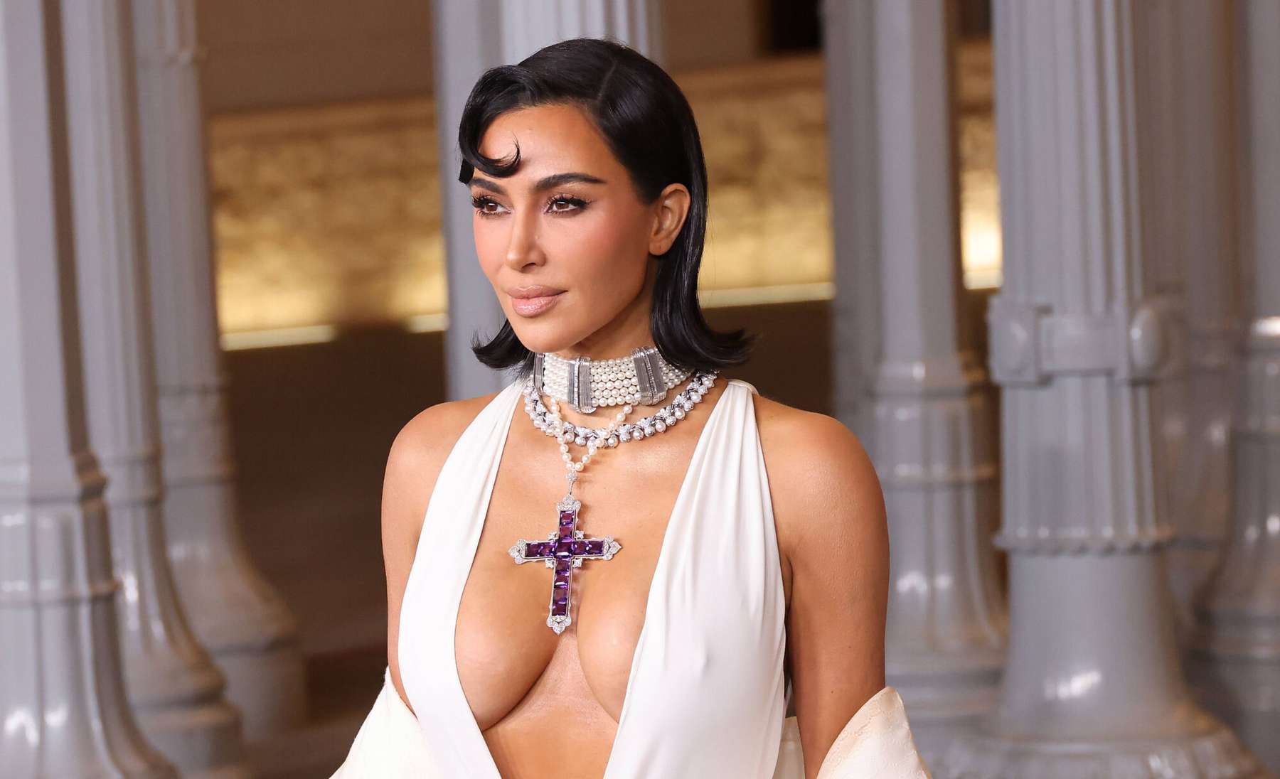 Kim Kardashian jagas jõulude puhul eriti imelikku jõuluvideot.