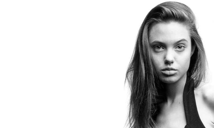 15-aastane Angelina Jolie