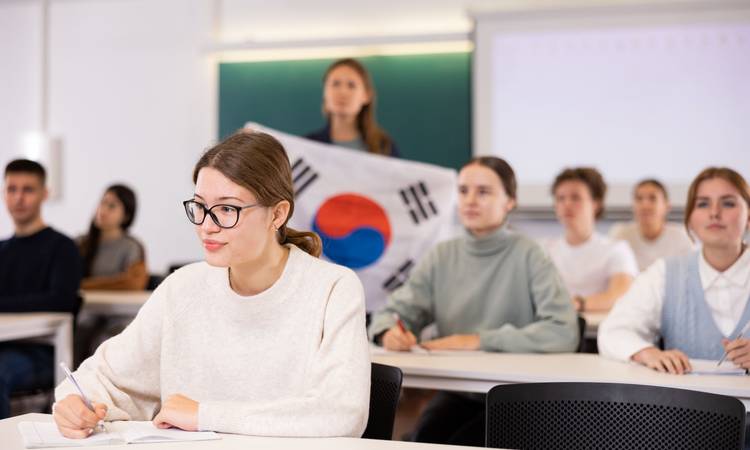 Üle poole miljoni lõunakorealase teeb ülikooli sisseastumiseksamit