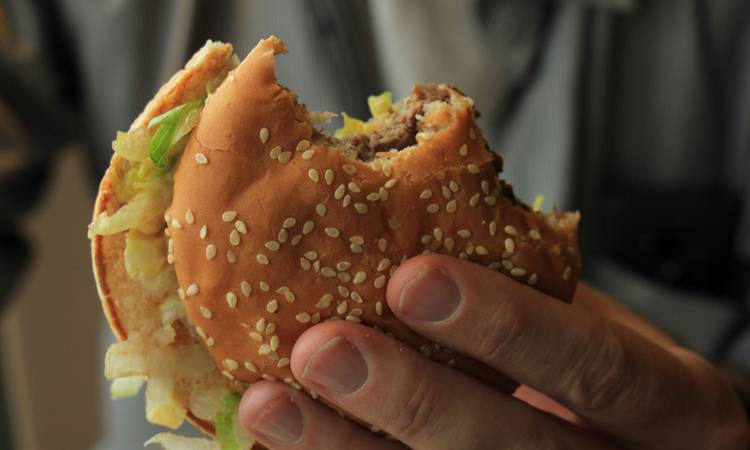 Hamburgeri himustamine võib kaasa tuua rahast ilmajäämise