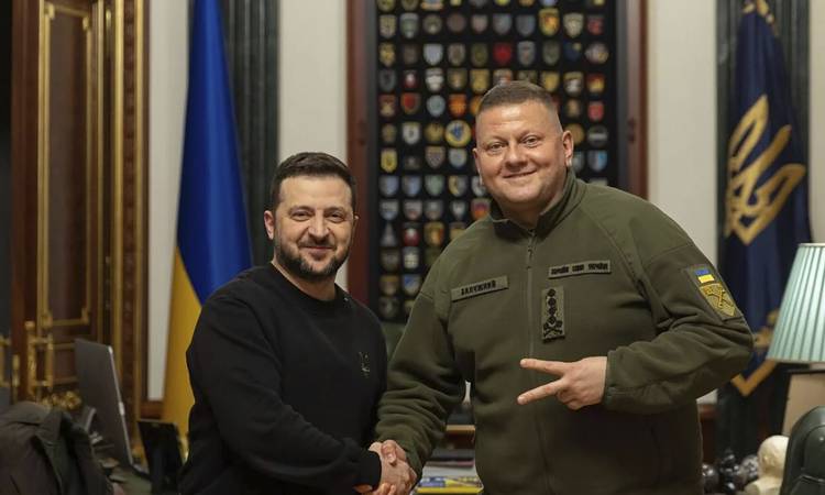 Ukraina relvajõudude juhataja Zalužnõi vabastati ametist
