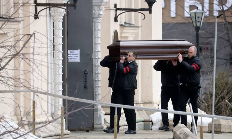 Navalnõi surnukeha toimetati kirikusse