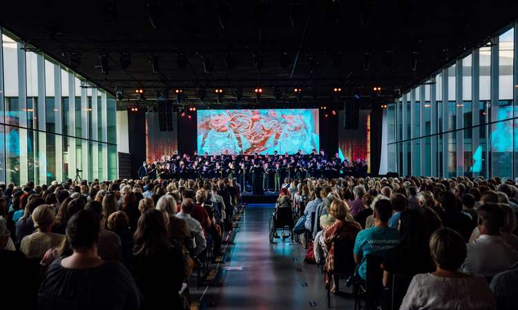 Pariisi orkestri koor tõi Eesti Rahva Muuseumi täissaali