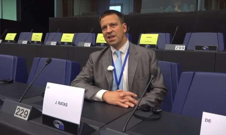 Jüri Ratas näitas, millised on tema töötingimused Euroopa Parlamendis.