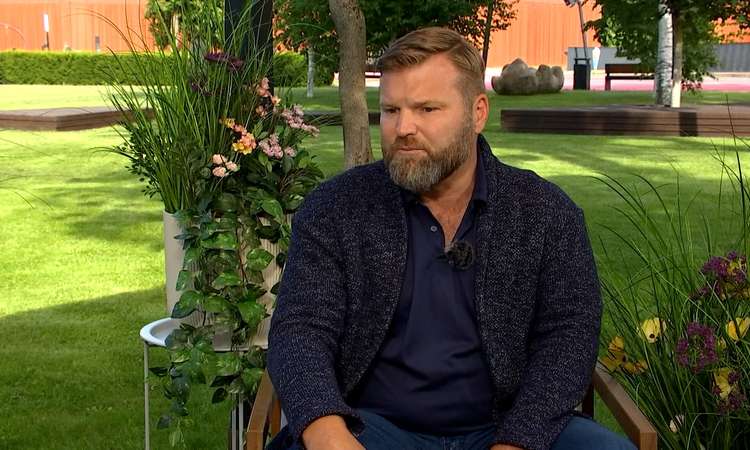 TV3 uudised: kuidas läheb Lauri Laatsil kuumal toolil? 26.07.2026 Igal pühapäeval istub Sven Soiveri kuumale toolile üks poliitik, kes peab vaatajate ebamugavatele küsimustele vastama ja lühidalt vassimata. Sel nädalal raputatakse kapist välja taas keskerakonna luukered, sest väljakutse võtab vastu Lauri Laats. Reporter: Sven Soiver