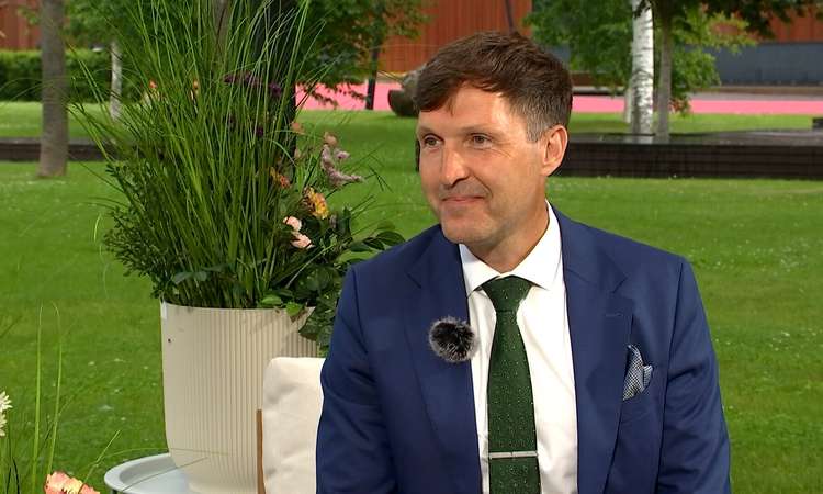 TV3 uudised: kuumale toolile istub EKRE esimees Martin Helme 05.07.2026 TV3 uudiste suvisele kuumale toolile peab istuma Eesti Konservatiivse Erakonna esimees Martin Helme. Nagu ka kõigi teiste poliitikute puhul, ei anta ka Helmele armu ja küsime talt halastamatult otsekoheseid küsimusi. Reporter: Anette Lepik