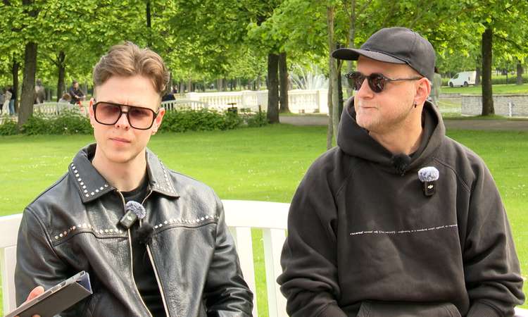 Reporter Henri Kuusk tegi juttu meestega bändist Púr Múdd. Elektroonilise muusika duo, kes eelmine aasta tähistas oma kümnendat tegutsemisaastat on just praegu töötamas oma esimese eestikeelse albumi ja sügisel tulevate suurkontsertide kallal. Reporter: Henri Kuusk