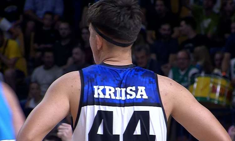 TV3 uudised: FBI vahistas eestlasest korvpalluri Kerr Kriisa 05.07.2026 USA Föderaalne Juurdlusbüroo ehk FBI vahistas Ameerikas korvpalli mänginud eestlase Kerr Kriisa. Selle nädala alguses tuli uudis, et Kriisa mängib alates sügisest Eesti meistri Tartu Ülikool Maks ja Moorits ridades. Esialgsete teadete kohaselt süüdistatakse Kriisat väga mitmes erinevas kuriteoepisoodis, mis USA seaduse mõistes võivad kaasa tuua maksimaalselt eluaegse vangistuse. Reporter: Allan Muuk