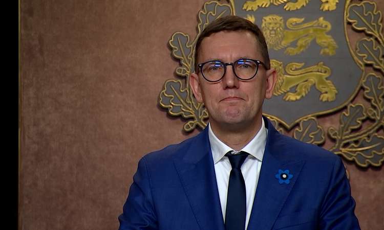 TV3 uudised: EKRE, Isamaa ja Keskerakond nõuavad erakorralisi valimisi. Michal: opositsioon paanitseb 30.08.2026 Riigikogu opositsioonierakonnad Isamaa, EKRE ja Keskerakond on löönud käed valitsuse kukutamiseks. Kui seni on see olnud vaid poliitiline soovunelm, siis nüüd, kus koalitsioon on parlamendis vähemuses, on peaministri kukutamine teoreetiliselt võimalik. Reporter: Christina Veinberg
