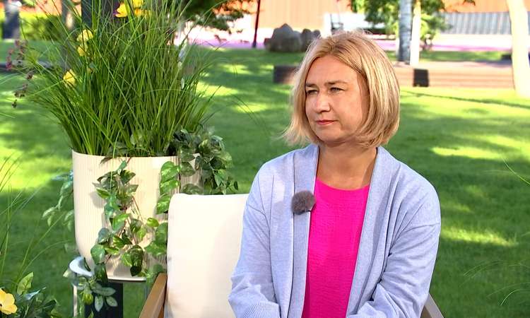 TV3 uudised: poliitikute kuumal toolil istub Parempoolsete juht Lavly Perling 09.08.2026 TV3 uudiste reporter Sven Soiveri vastas istub igal pühapäeval üks poliitik, kes peab vastama nii küsija ebamugavatele ja otsekohestele küsimustele kui ka avama enda inimlikku poolt. Sel nädalal istub kuumale toolile Parempoolsete juht Lavly Perling. Reporter: Sven Soiver