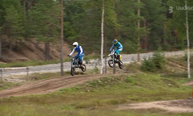 TV3 uudised: mis kehvasti, see uuesti! Allan Muuk istus taas krossitsikli selga