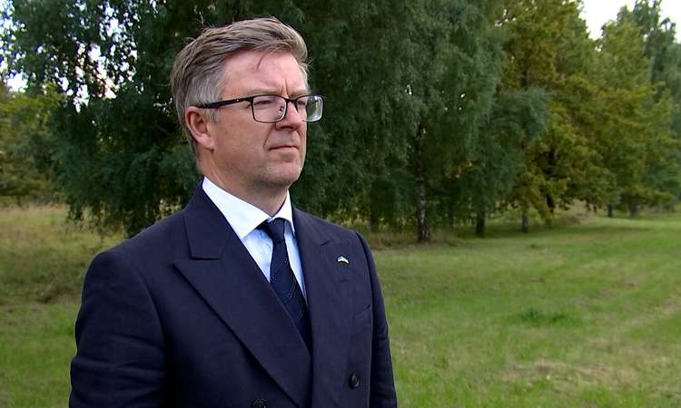 TV3 uudised: kaitseministeeriumi asekantsler Kaimo Kuusk jätkab ametis: teeme asjad korda 03.09.2026 Kaitseministeeriumi asekantsler Kaimo Kuusk andis TV3 uudistele eksklusiivse intervjuu. Mis saab kaitsevaldkonna segasest rahastusest edasi? Reporter: Sven Soiver