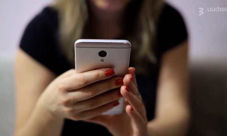 TV3 uudised: üks ostis, teine müüs - kaks naist langesid Facebookis osava petuskeemi ohvriks 