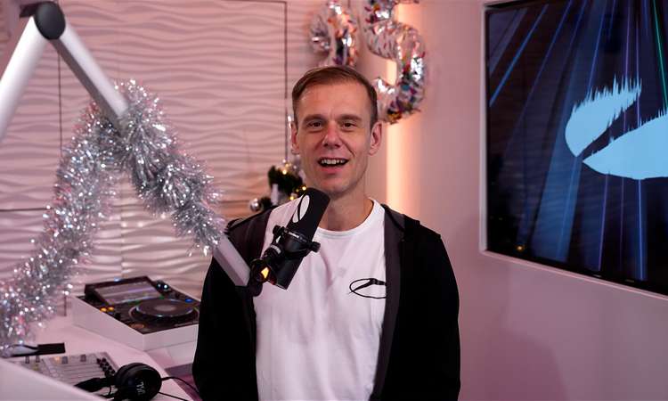 TV3 uudised: mida tellis hotellituppa maailmakuulus DJ Armin Van Buuren? 03.09.2026 Laupäeval läheb Tallinna Lauluväljakul suureks peoks- Eestisse jõuab maailmakuulus DJ Armin van Buuren. Mees rõõmustab eestlasi ebatavaliselt pika seti ja unustamatu visuaalse showga. Reporter: Liisa Aadussoo
