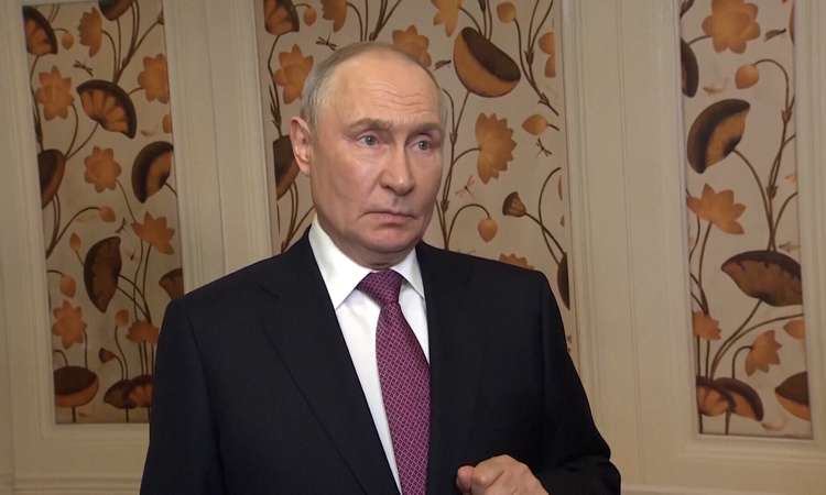 TV3 uudised: Putin hoiatab Euroopat sõja eest 12.09.2026 Venemaa režiimi juht Vladimir Putin hoiatas Euroopa riike sõja eest Venemaaga, sest arvab, et nood kaaluvad vägede saatmist Ukrainasse. Kiievis viibiv riigikogu väliskomisjoni esimees Marko Mihkelson ütles, et euroopa riigid ei kaalu vägede saatmist Ukrainasse, vaid keskenduvad teistmoodi Ukraina toetamisele. Reporter: Tarmo Maiberg