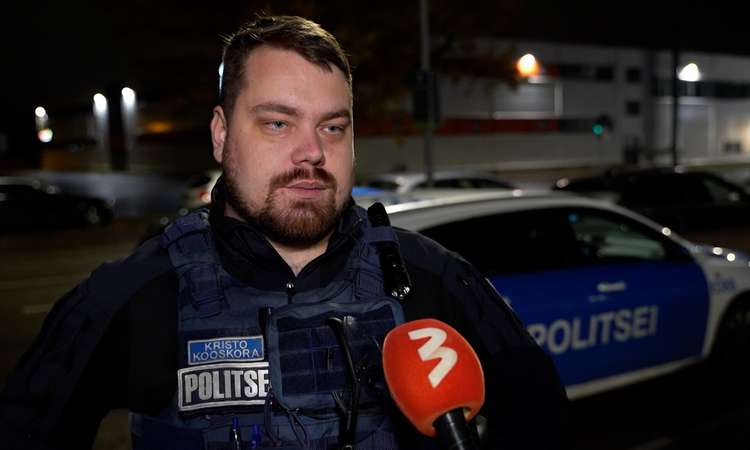 TV3 uudised: poolsada politseinikku kontrollis Tartus noori 24.10.2026 Tartus toimus möödunud öösel suur politseireid, kus kontrolliti peamiselt noori. Fookuses olid elektritõuksid ning nädalavahetust nautiv noorsugu, sest käes oli ju koolivaheaja esimene õhtu. Kokku tuvastati ligikaudu 30 joobes alaealist ja lisaks veel 8 muud rikkumist. Reporter: Revo Raudjärv