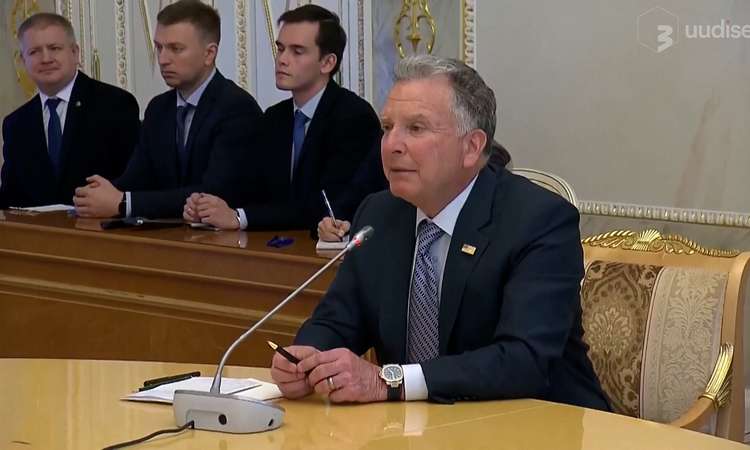 TV3 uudised: USA eriesindaja lendas Venemaale, et külvata Vladimir Putin kiitustega üle