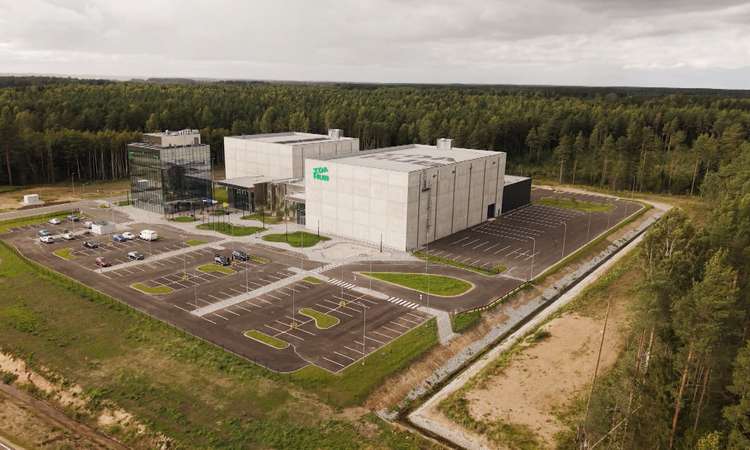 TV3 uudised: 16 miljonit maksnud Jõhvi filmilinnak on valmis 15.10.2026 Jõhvi külje all avati täna 16 miljonit eurot maksma läinud filmilinnak, mille rajajad loodavad tuua Ida-Virumaale nii rahvusvahelisi filmiprojekte kui ka uusi töökohti. Küsimus on nüüd selles, kas moodsad stuudiod suudavad Eesti filmitootjate kõrval siia meelitada ka suuri välismaiseid produktsioone. Reporter: Tiina Laura Kimmel