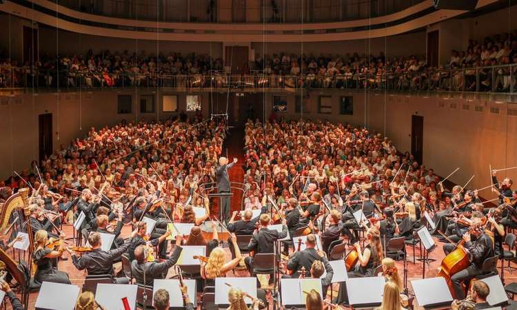 Paavo Järvi ja Eesti Festivaliorkester Pärnu Muusikafestivalil