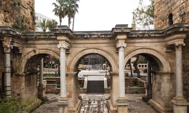Antalya Kaleiçi Hadriani värav