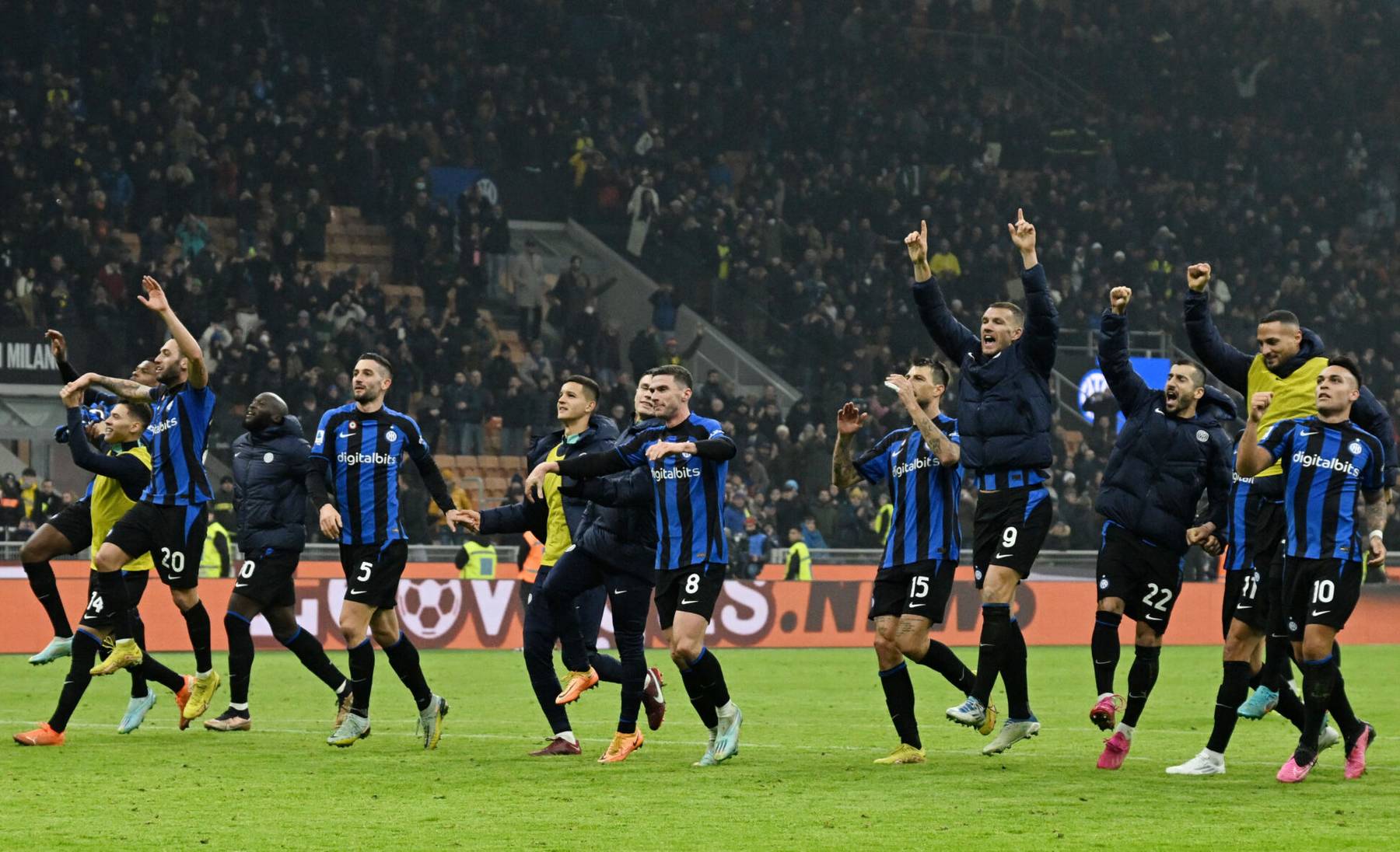 Inter Milani mängijad tähistamas võitu Napoli üle