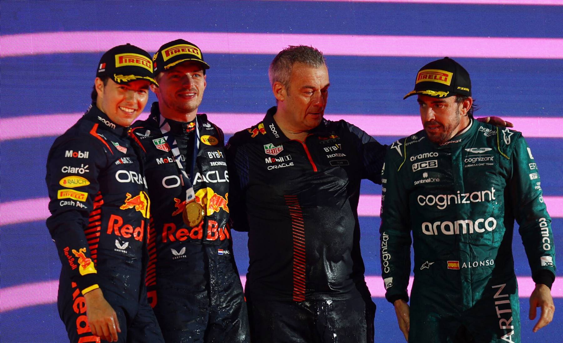 Max Verstappen, Sergio Perez ja Fernando Alonso