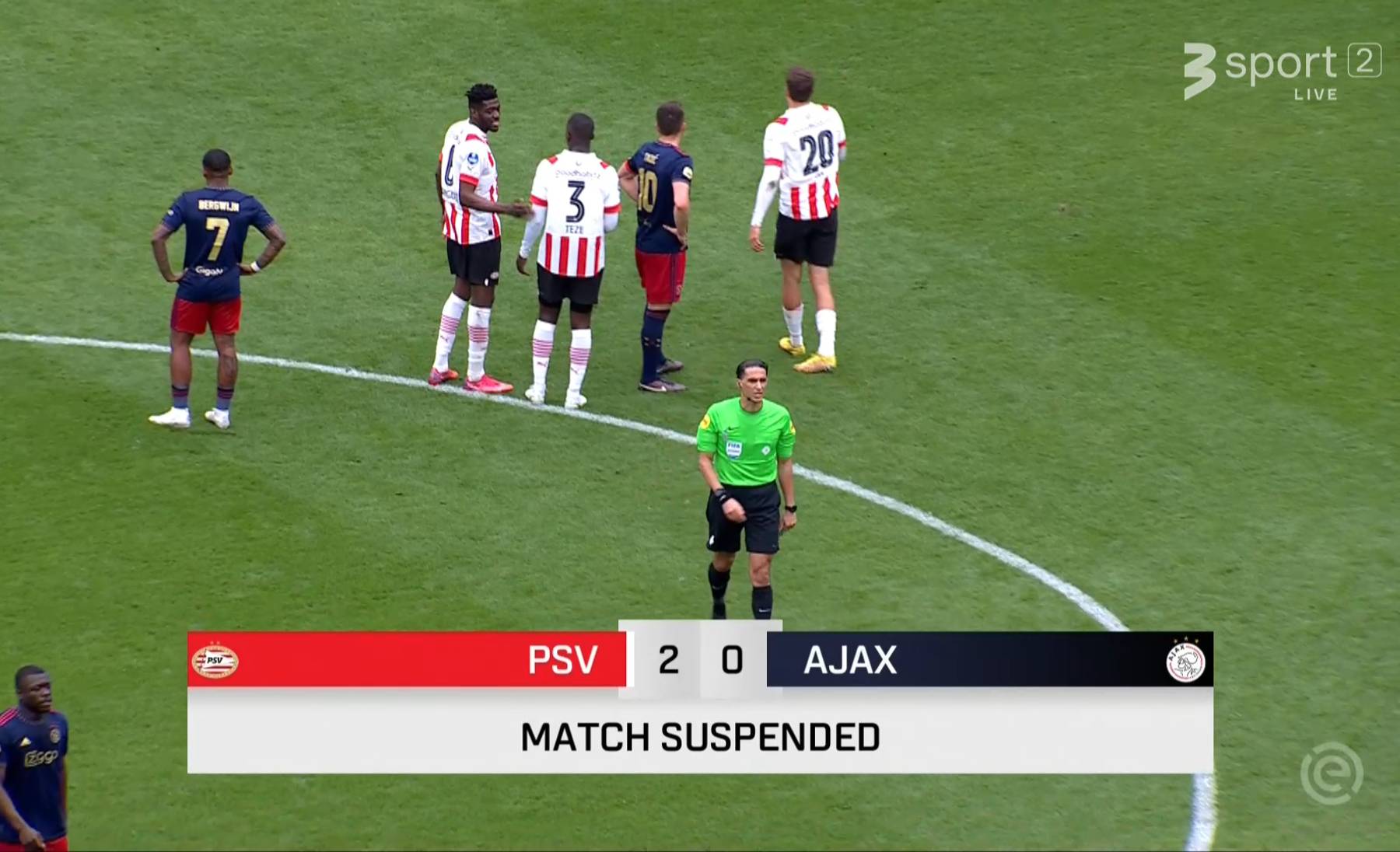 PSV Eindhoveni ja Amsterdami Ajaxi kohtumine peatati