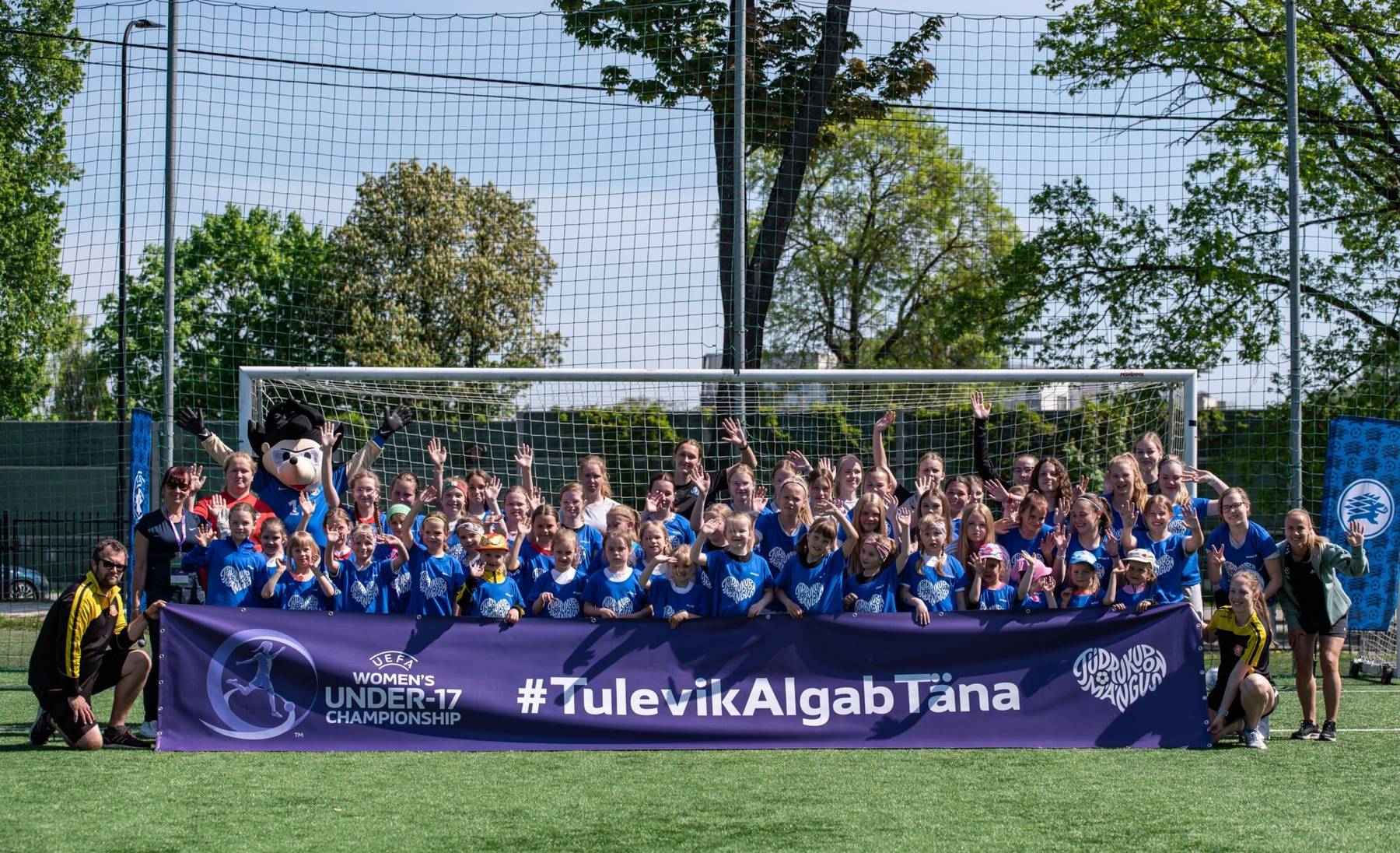Tüdrukute jalgpallifestival Tartus tõi kokku ligi poolsada osalejat