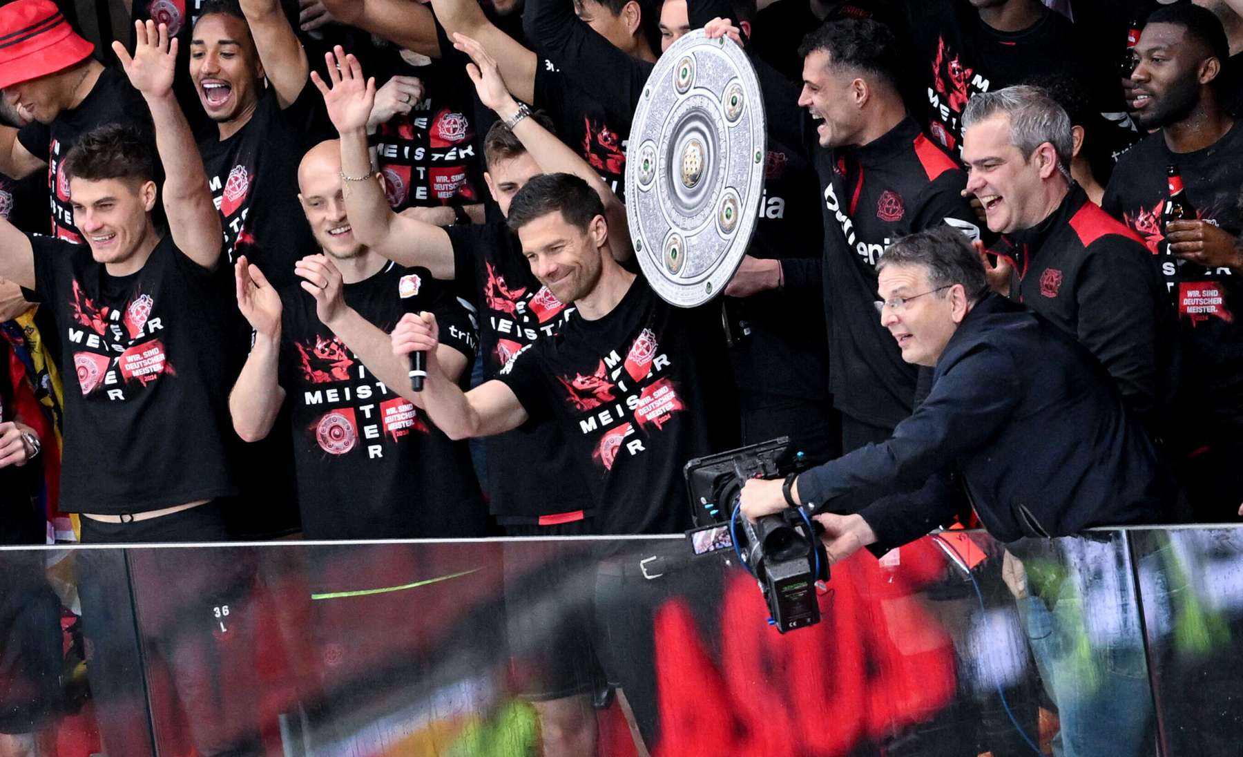 Leverkusen tähistamas