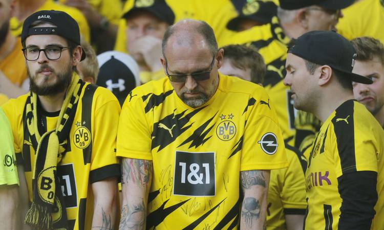 Pettunud Dortmundi fännid