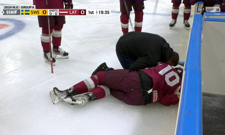 Läti hokimängija pärast rootslase toorutsemist