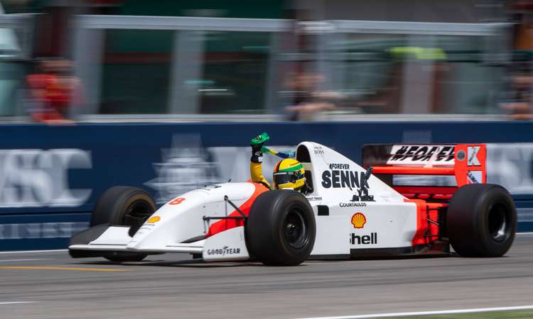 ebastian Vettel sõitis Ayrton Senna ajaloolise 1993. aasta McLareniga